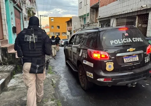 Polícia Civil prende 176 suspeitos e apreende armas em megaoperação na Bahia