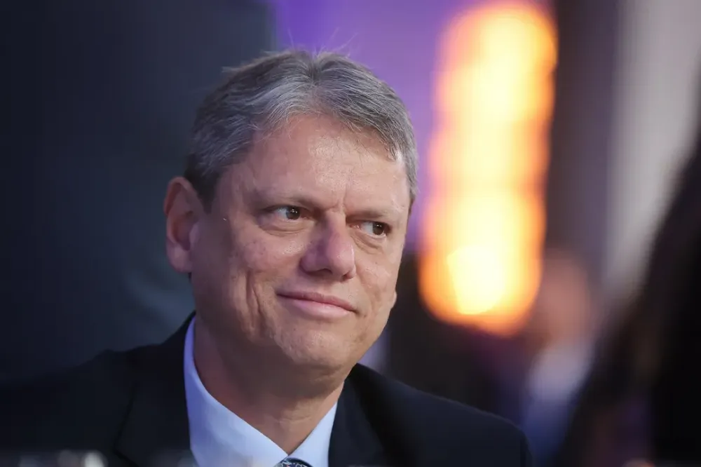 Articulação de Tarcísio garante maioria para votação da anistia