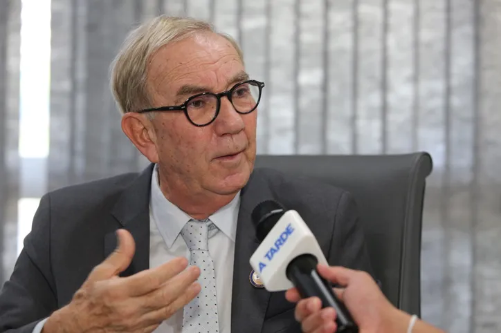 Prefeitos festejam a PEC que livra municípios de sequestros judiciais