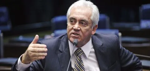 “Estou na CCJ e não vou pautar a anistia”, diz Otto Alencar