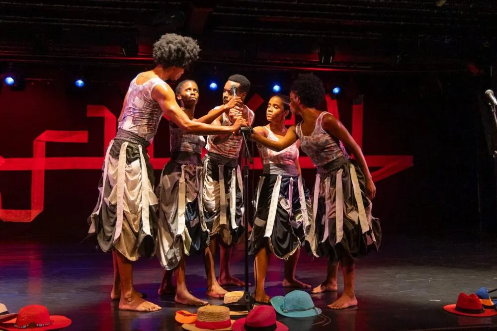 Áttomos Cia. de Dança celebra 25 anos com temporada de “Poesia de Um Corpo” de 11 a 15 de setembro no Espaço Xisto Bahia