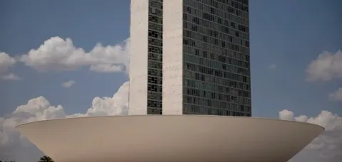 Congresso promulga PEC que muda regras para pagamento dos precatórios