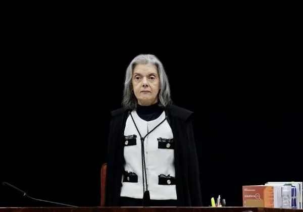 Quem falta votar no julgamento de Bolsonaro no STF?