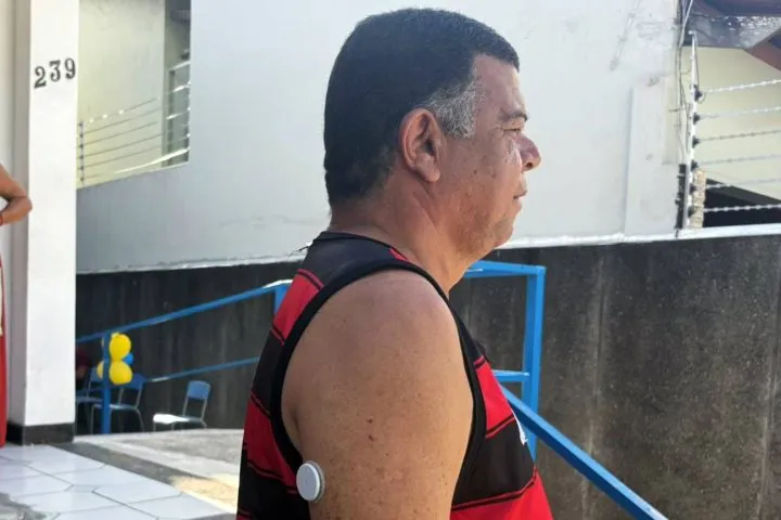 Pacientes do Centro de Diabético e Hipertenso recebem sensor para monitorar glicemia
