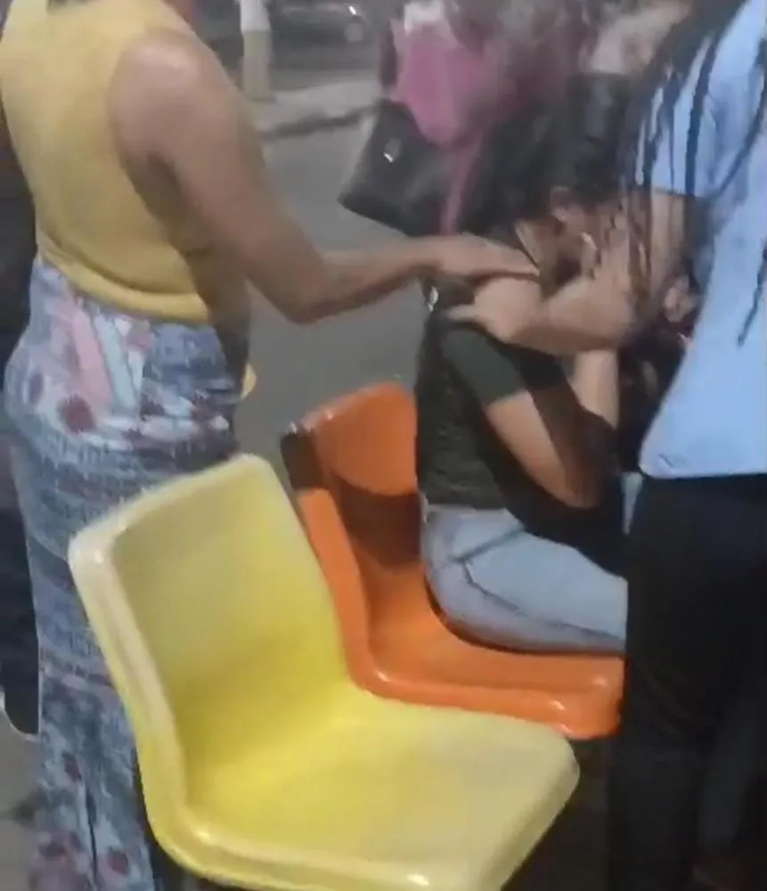 Acidente com ônibus no Terminal Central fere passageiros