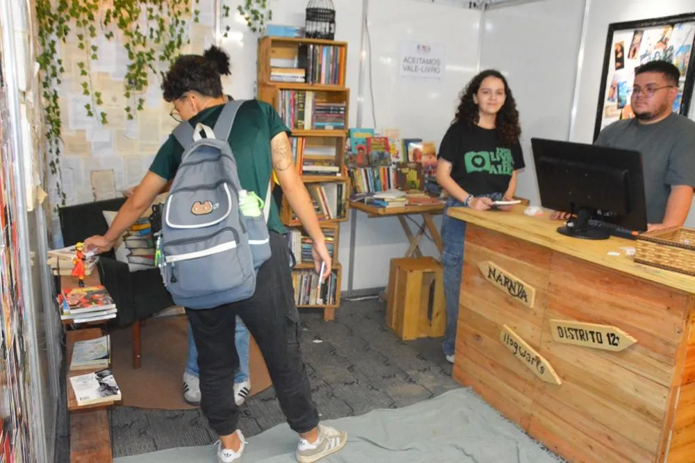 Flifs: Projeto Meu Livro Eu Alugo é opção para leitura de mais de 3 mil títulos