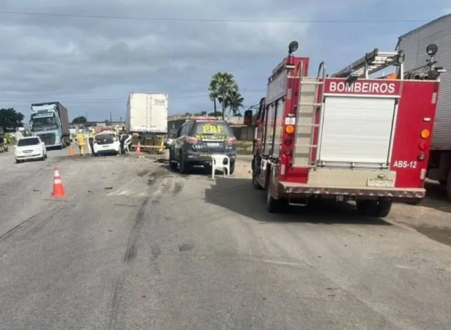 Idosa de 68 anos morre em acidente na BR-101, próximo ao distrito de Humildes