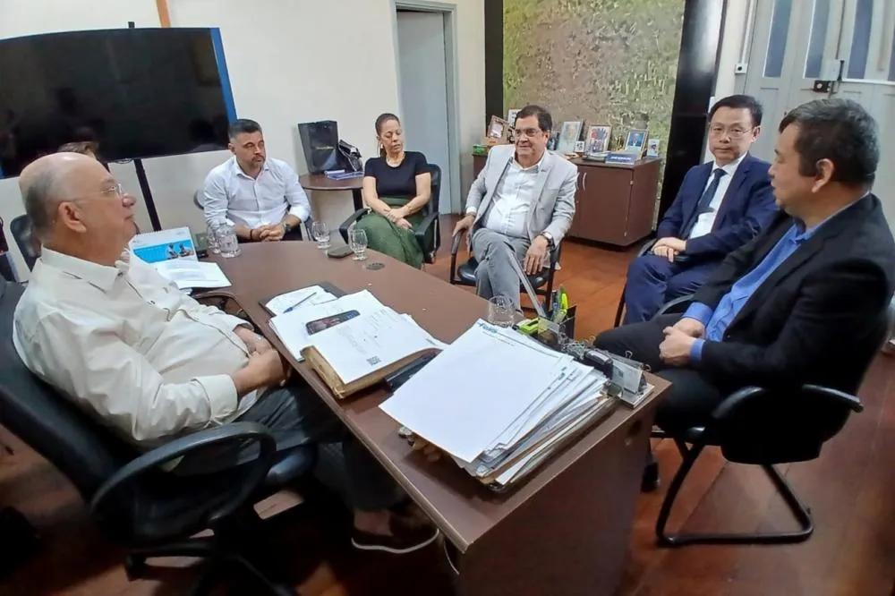 Dirigentes da BYD visitam Feira e prospectam expansão na região