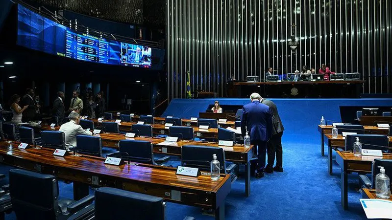 Projeto que amplia faixa de isenção do IR para R$ 5 mil é aprovado por unanimidade