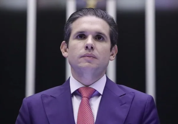 Hugo Motta prevê votação da PEC da Segurança ainda em 2025