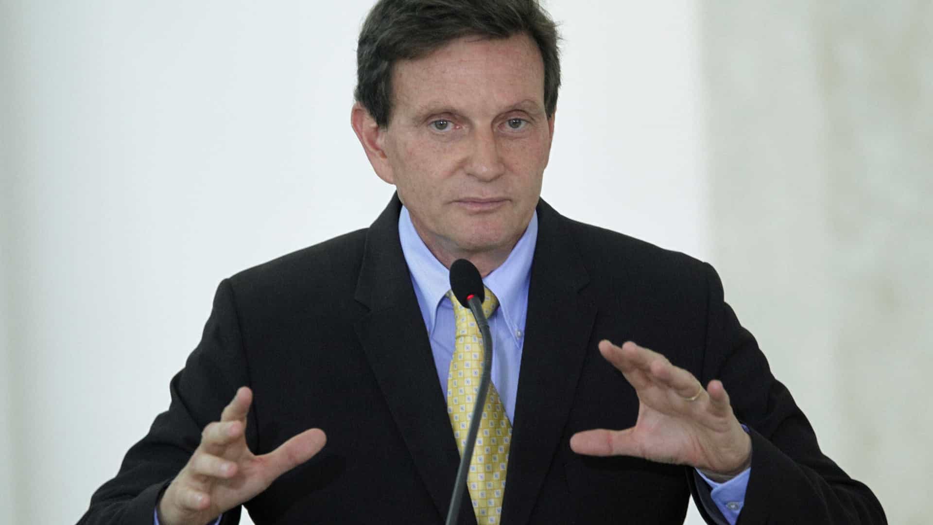 Câmara do Rio rejeita abrir processo de impeachment de Crivella