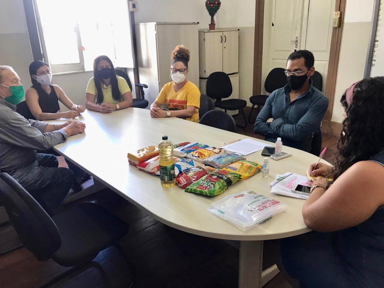 Comissão aprova amostras de alimentos que serão distribuídos aos alunos da Rede Municipal