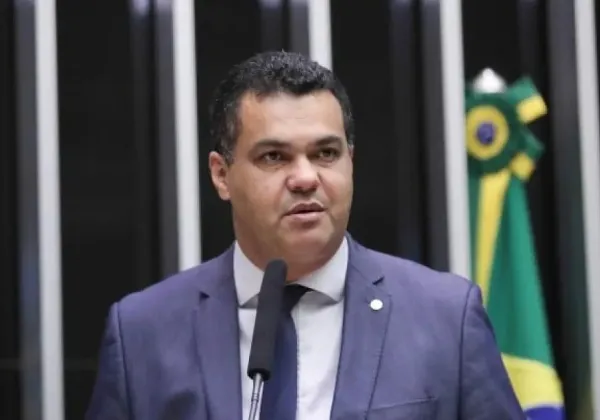 Dal Barreto é liberado após depor e diz confiar na Justiça após ser alvo de operação da PF