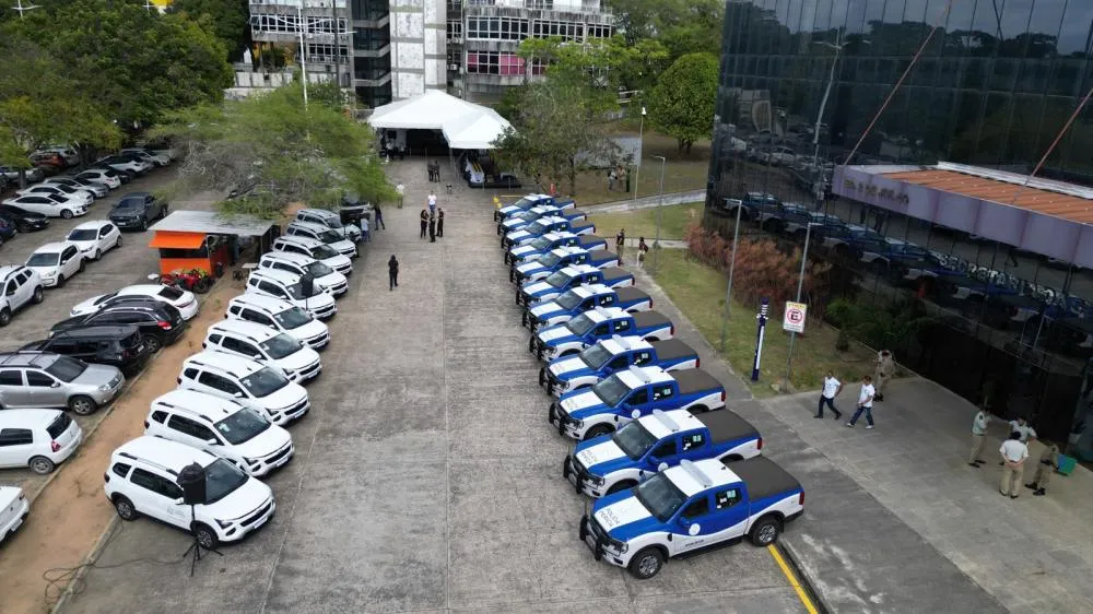 Bahia adere a programas nacionais de câmeras corporais e qualificação do uso da força e entrega novos equipamentos para os profissionais de segurança