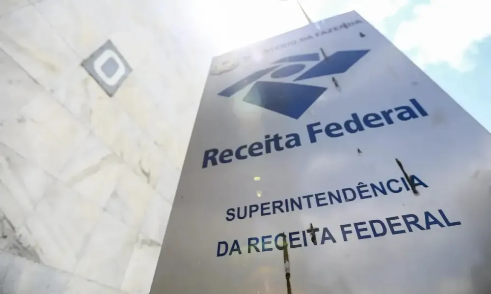 Receita Federal emite alerta para golpes envolvendo DARF e DAS