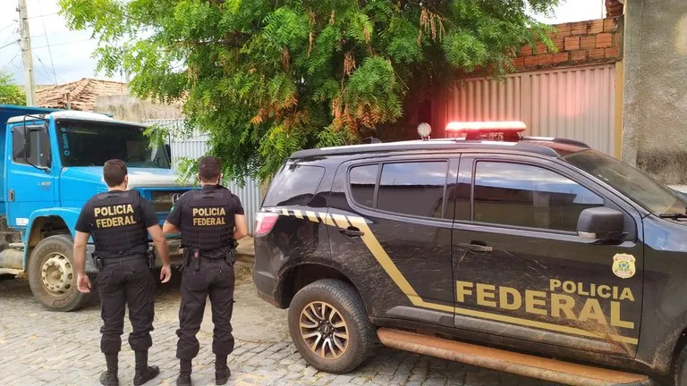 Prefeitos são alvos de operação da PF que investiga desvio de dinheiro público na Bahia