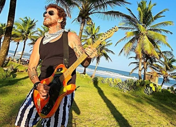 Tuca Fernandes anuncia novo clipe