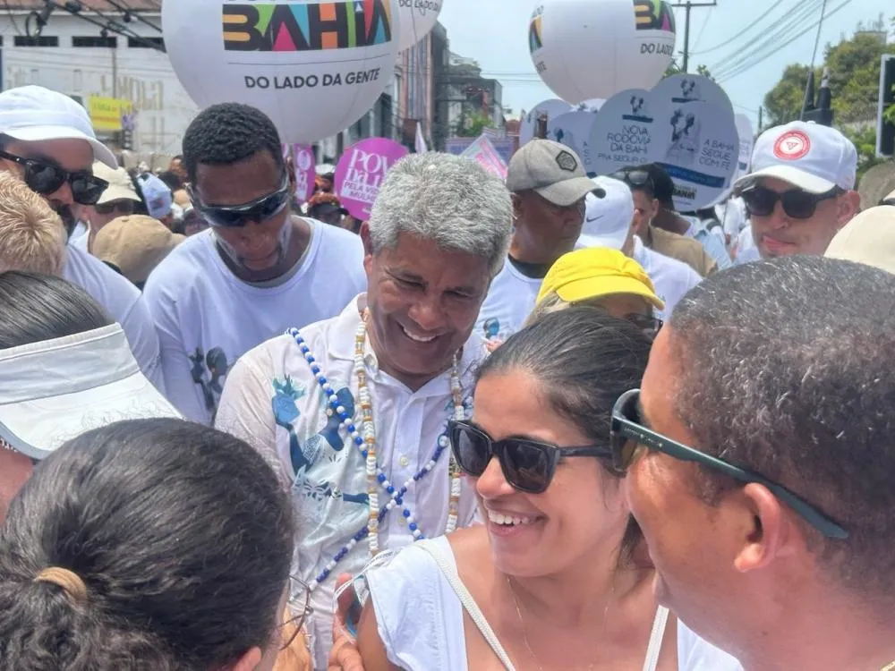 Jerônimo Rodrigues participa da Lavagem do Bonfim e fala sobre fé, política e economia