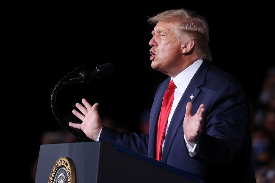 Presidente do EUA teria minimizado coronavírus para não criar pânico na população americana