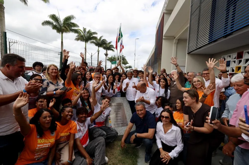 Jerônimo alcança marca histórica com entrega da 100ª escola de tempo integral em Maracás