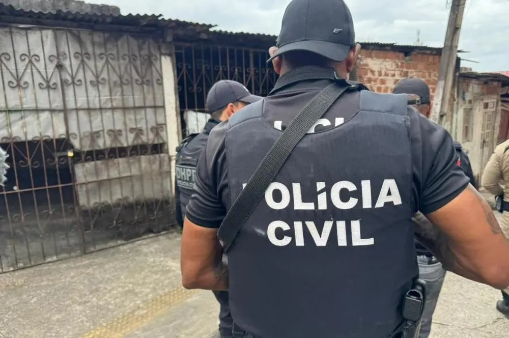 Homem é preso em flagrante por posse ilegal de arma de fogo em Feira de Santana