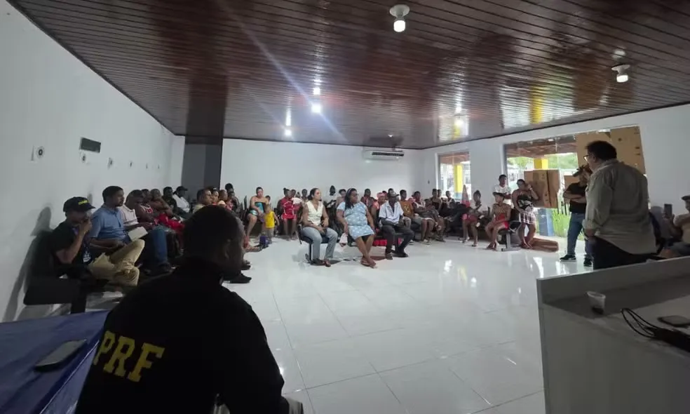  Reunião com a PRF define instalação de equipamento para passagem de pedestres na BR-116