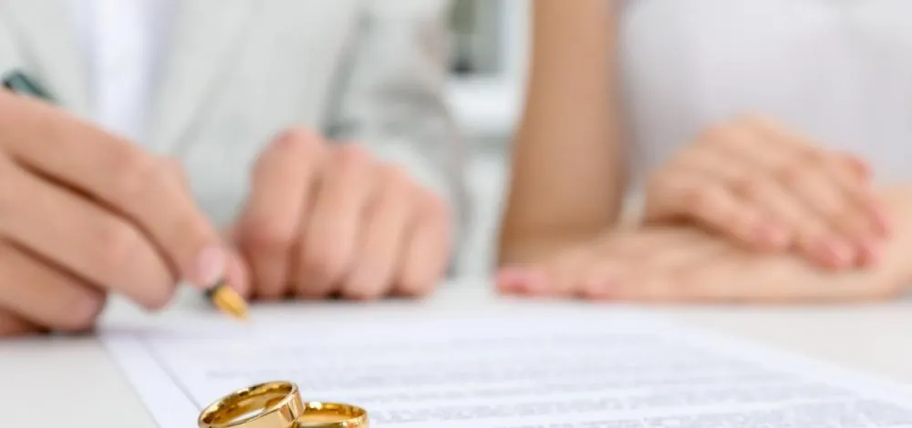 Comissão da Câmara aprova projeto que exige certidão de antecedentes criminais para casamento