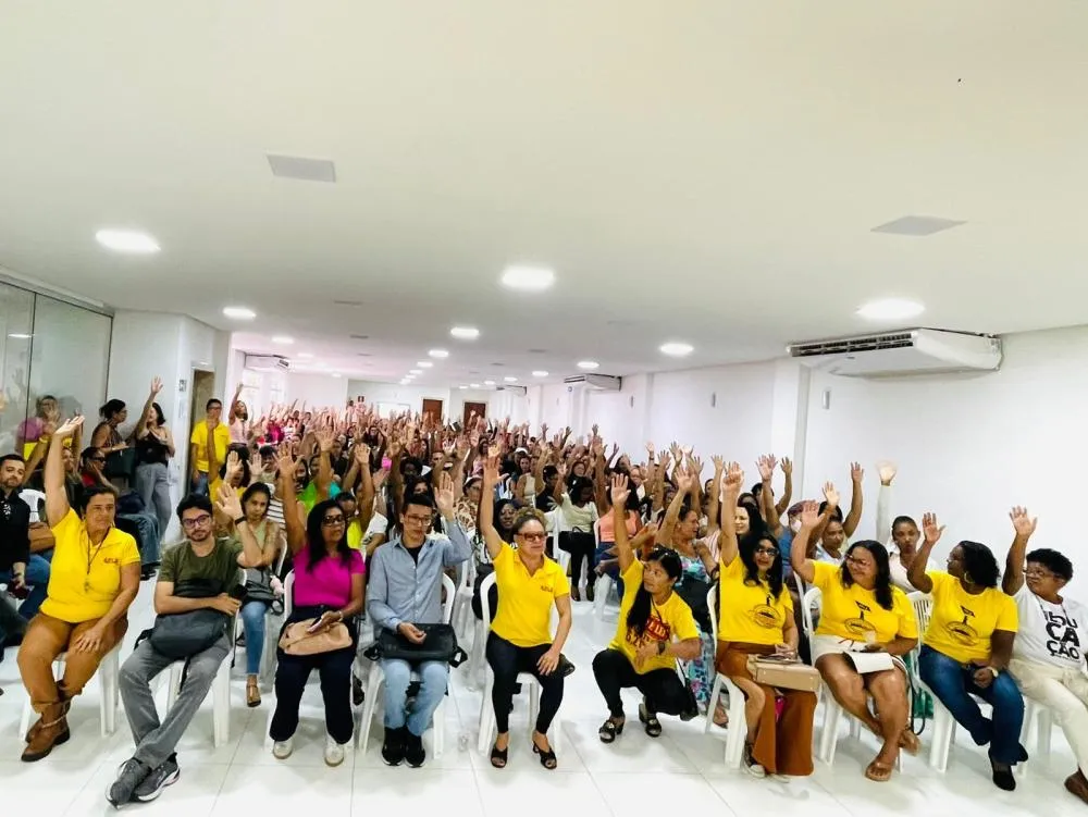 APLB Sindicato aprova indicativo de greve da Rede Municipal para 5 de março