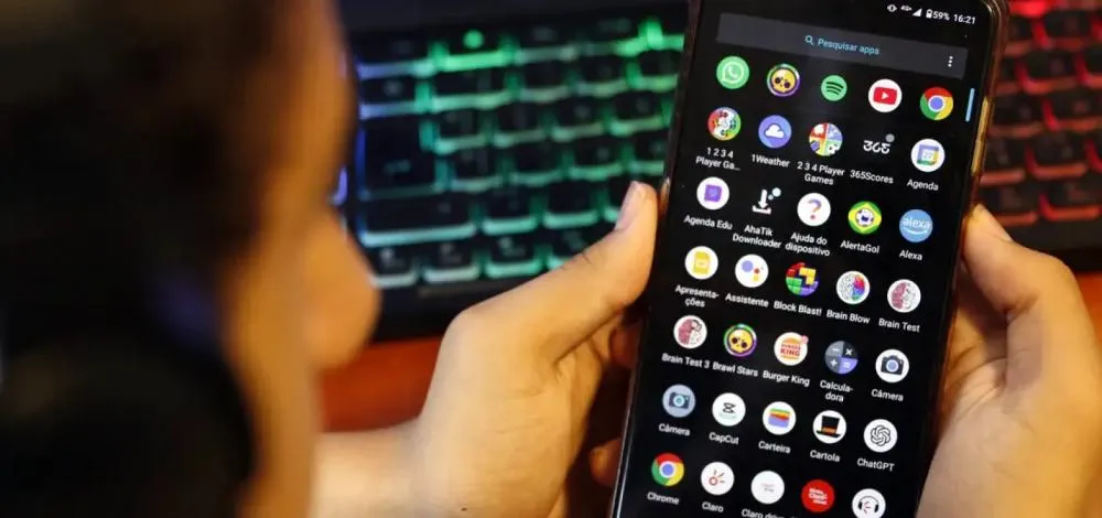AGU pede investigação da PF sobre vídeos que incentivam violência contra mulheres