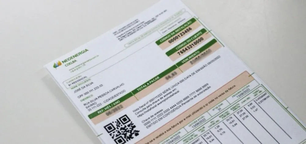 Governo pede adiamento de reajustes na conta de luz