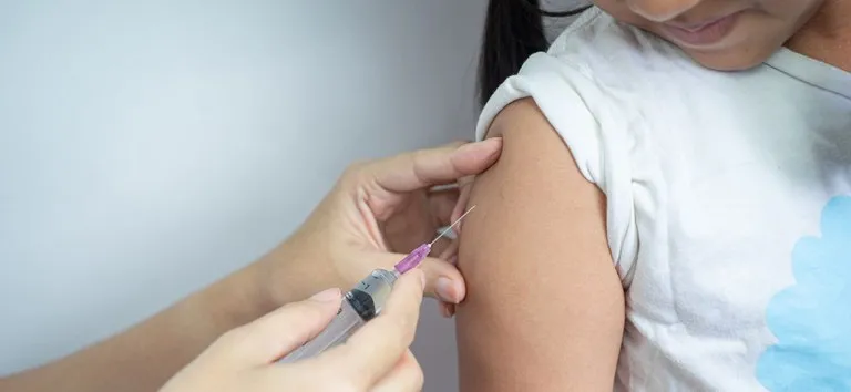 Mais de 2 mil jovens já foram vacinados contra HPV em Feira de Santana, mas cobertura ainda preocupa