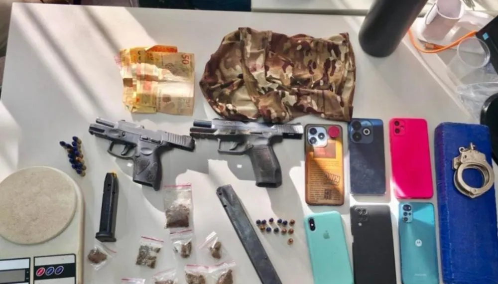 PM apreende armas, drogas e celulares no distrito de Humildes