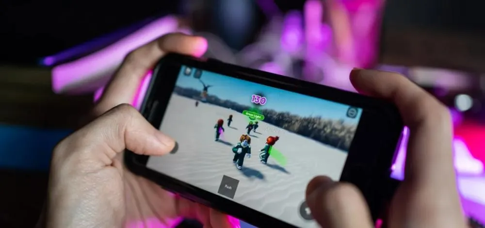 Roblox cria versões para crianças e adolescentes e reforça controle parental