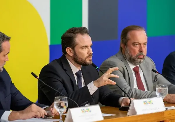 Nova edição do Desenrola deve ser lançada após agenda internacional de Lula