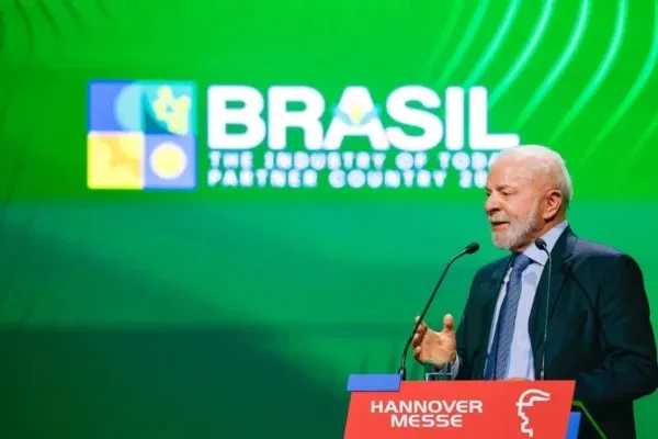 Lula sobe o tom e diz que Brasil ‘cansou de ser tratado como país pequeno’