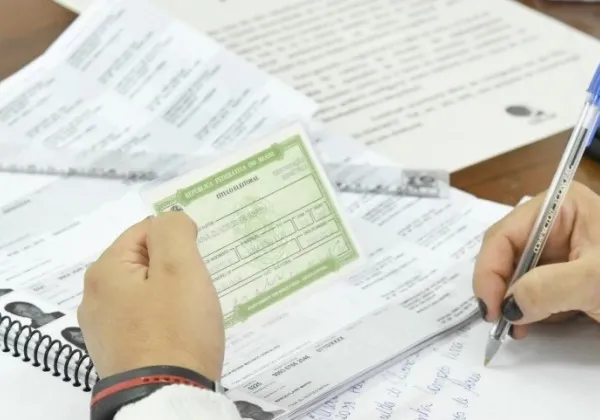 Eleitores têm até hoje (6) para regularizar o título de eleitor