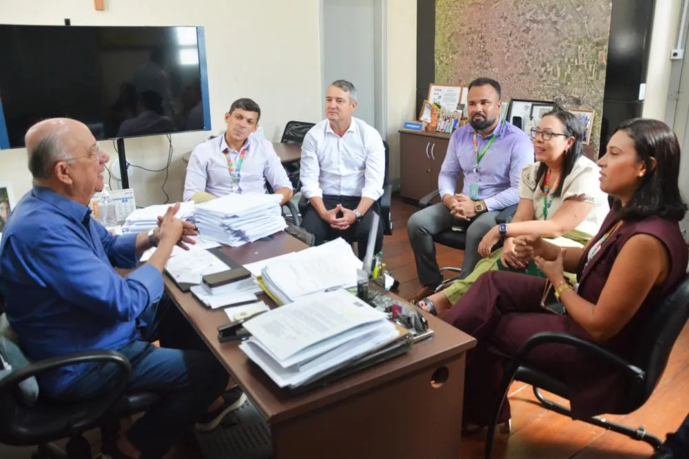 Neoenergia Coelba e Prefeitura de Feira de Santana reafirmam parceria para novos projetos
