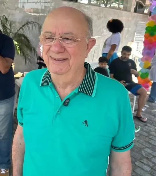 José Ronaldo detalha avanço do Hospital Municipal, nova licitação da Zona Azul e cenário político da Bahia