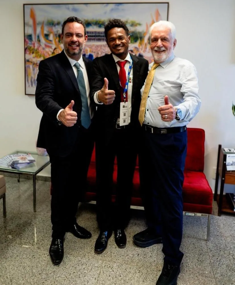 Obras para estrada e pavimentação entram na pauta de Antônio Cardoso em Brasília