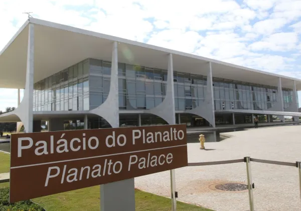 Governo avalia impacto político de decisão dos EUA sobre PCC