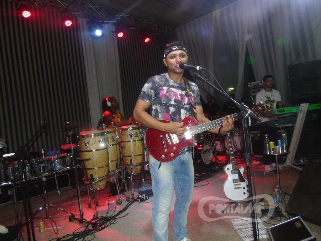 Cantor da banda Chicana morre em acidente