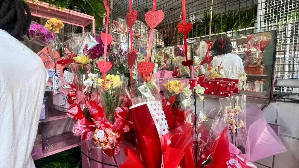 Dia dos Namorados aquece vendas em floriculturas de Feira de Santana e reforça tradição do romantismo