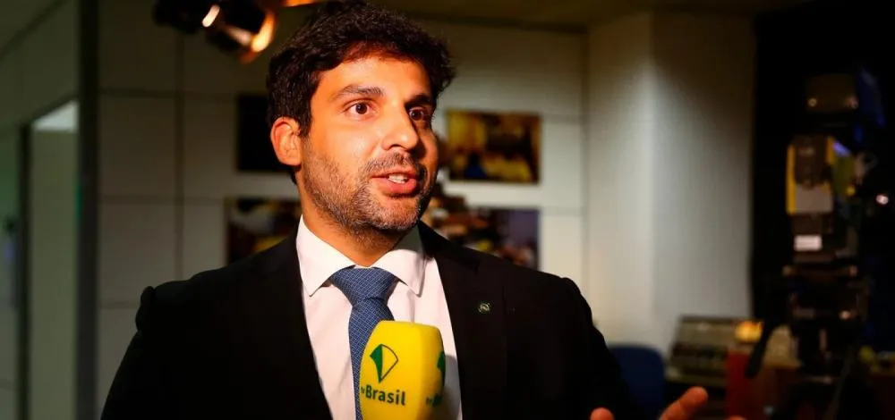 Ligado aos Bolsonaro e ao Caso Master, capitão baiano tem punição decretada por Jerônimo