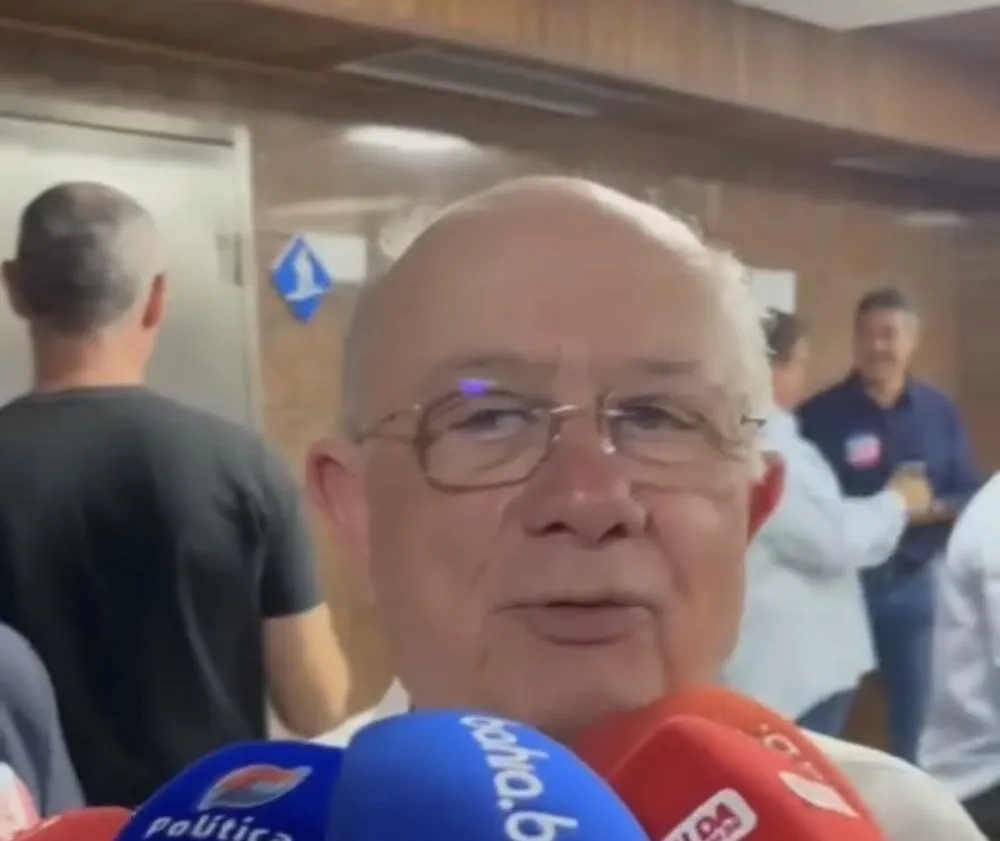 José Ronaldo em coletiva de imprensa - Foto: Reprodução / Redes Sociais 