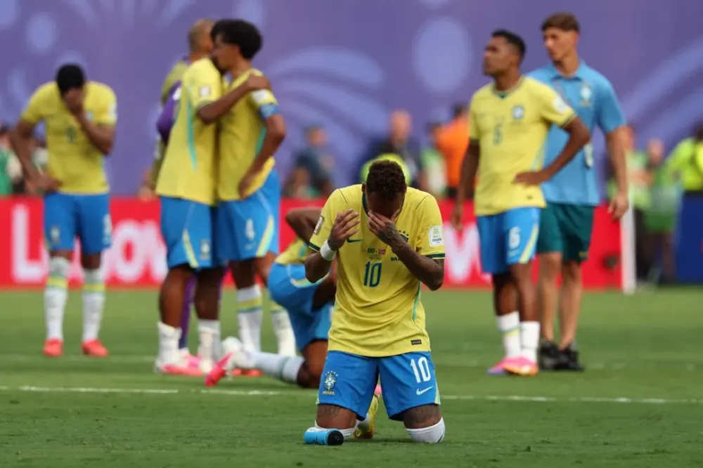 Neymar cai no choro após eliminação na Copa do Mundo de 2026 - Foto: Odd Andersen/AFP