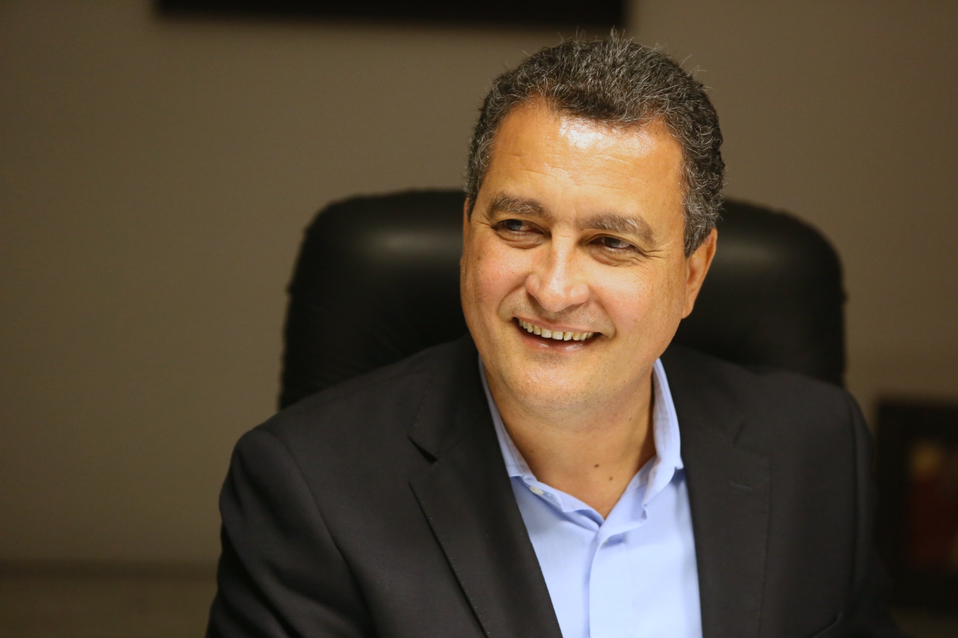 Rui Costa tem avaliação positiva de 55,8%, diz pesquisa De Olho na Cidade e Economic