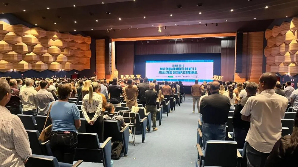Seminário em Feira de Santana debate ampliação do teto do MEI e modernização do Simples Nacional