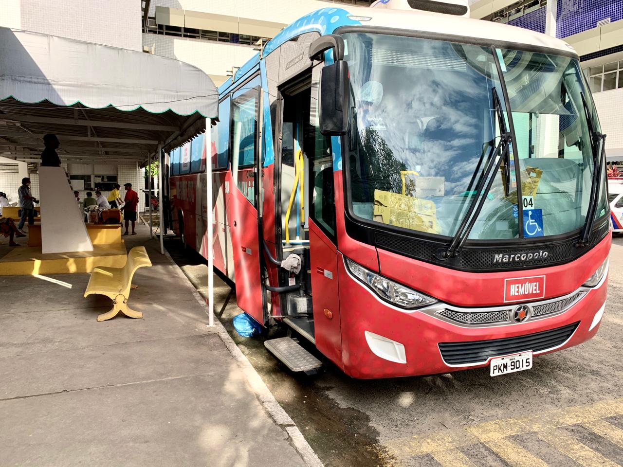 Unidades móveis da Hemoba fazem coleta de sangue em Feira de Santana
