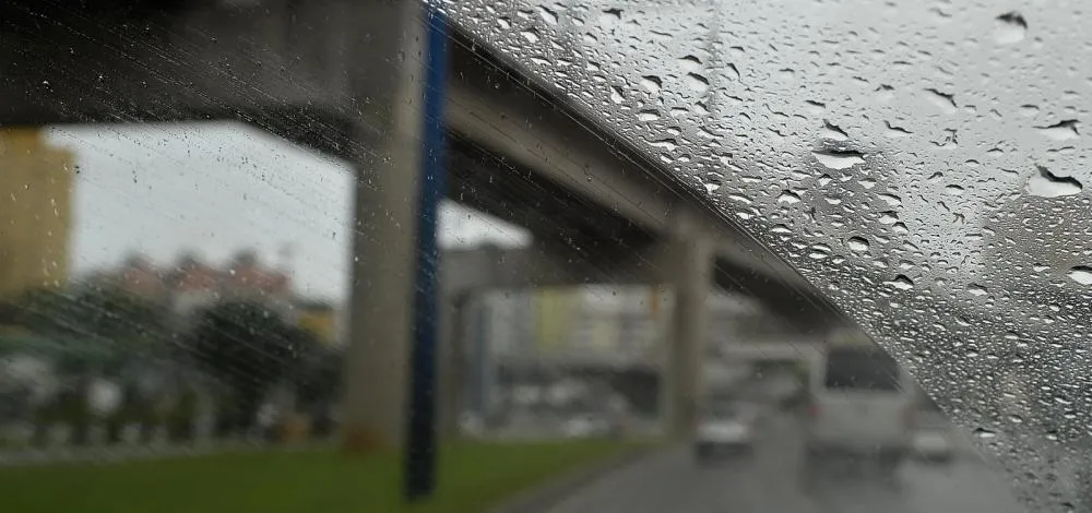 Inmet emite alerta de chuvas intensas para Salvador e outras 49 cidades da Bahia