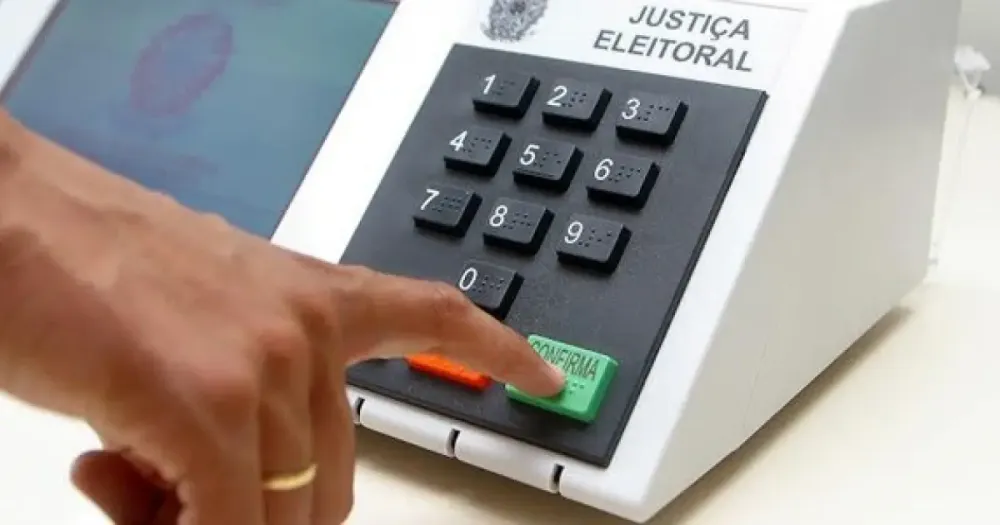 Requerimento para solicitar voto em trânsito já está disponível; confira